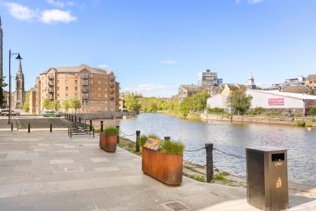 2 bedroom Flat for sale in 82/4 Shore, Edinburgh, EH6 6RG