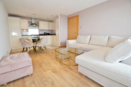 2 bedroom Flat to let in Heron Place, Edinburgh, EH5