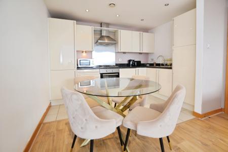 2 bedroom Flat to let in Heron Place, Edinburgh, EH5