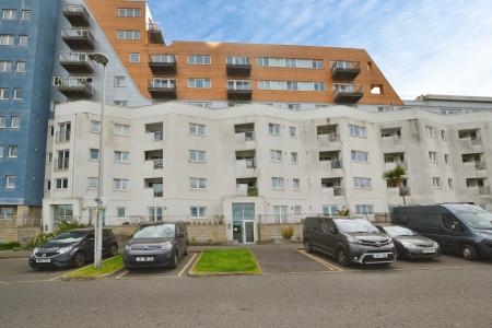 2 bedroom Flat to let in Heron Place, Edinburgh, EH5