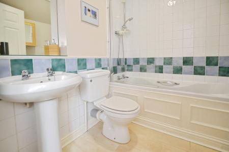 2 bedroom Flat to let in Trinity Way, Edinburgh, EH5