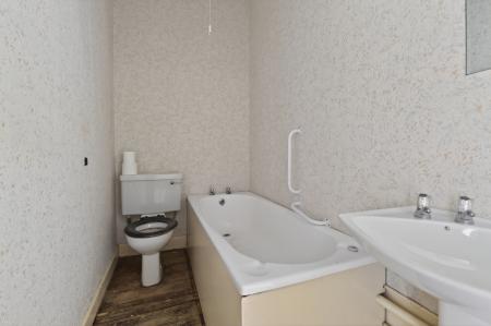 2 bedroom Flat for sale in 3 2f1 Meadowbank, Edinburgh, EH8 8JE