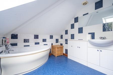 3 bedroom Maisonette for sale in 47 Bountrees, Jedburgh, TD8 6EY