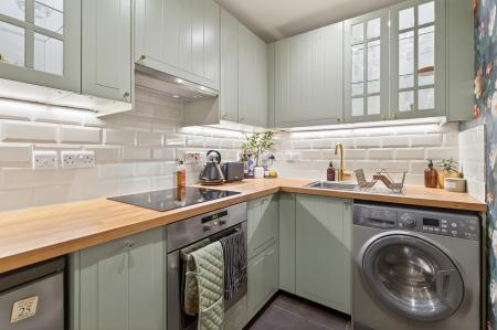 2 bedroom Flat for sale in 135 Queens Crescent, Livingston, EH54 8EJ