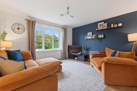 2 bedroom Flat for sale in 135 Queens Crescent, Livingston, EH54 8EJ