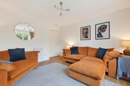 2 bedroom Flat for sale in 135 Queens Crescent, Livingston, EH54 8EJ