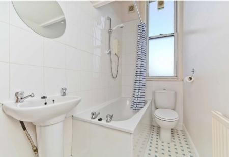 4 bedroom Flat to let in Dalkeith Road, Edinburgh, EH16