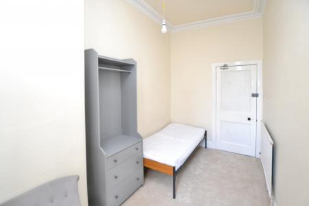 3 bedroom Flat to let in Blackford Avenue, Edinburgh, EH9