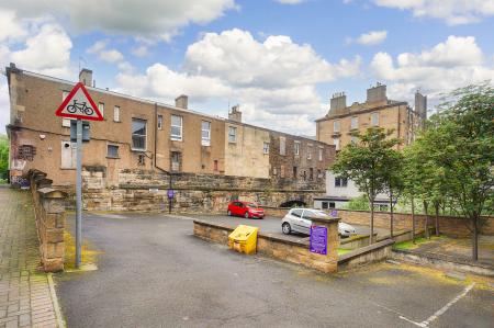 2 bedroom Flat to let in Dicksonfield, Edinburgh, EH7