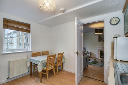 2 bedroom Flat to let in Dicksonfield, Edinburgh, EH7