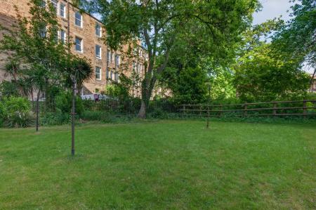1 bedroom Flat for sale in Wellington Street, Hillside, Edinburgh, EH7