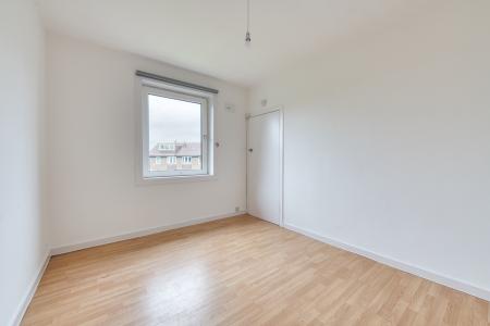 2 bedroom Flat for sale in 71 Crewe Crescent, Edinburgh, EH5 2JR