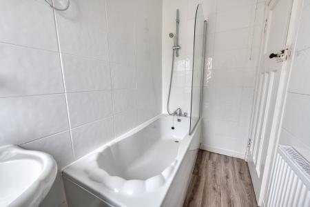 2 bedroom Flat for sale in 71 Crewe Crescent, Edinburgh, EH5 2JR