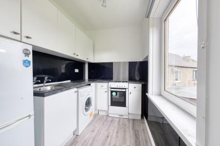 2 bedroom Flat for sale in 71 Crewe Crescent, Edinburgh, EH5 2JR