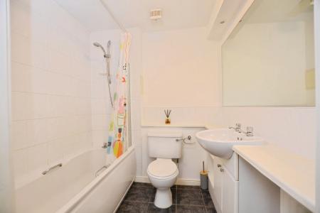 2 bedroom Flat to let in Inglis Green Gait, Edinburgh, EH14