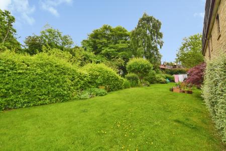 2 bedroom Flat to let in North Meggetland, Edinburgh, EH14