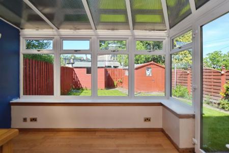 2 bedroom Flat to let in Corbiehill Terrace, Edinburgh, EH4