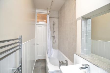 2 bedroom Flat to let in Annfield, Newhaven, Edinburgh, EH6