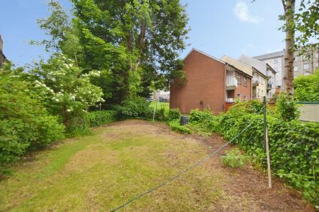 2 bedroom Flat to let in Annfield, Newhaven, Edinburgh, EH6