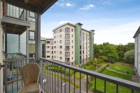 2 bedroom Flat to let in Lochend Park View, Lochend, Edinburgh, EH7