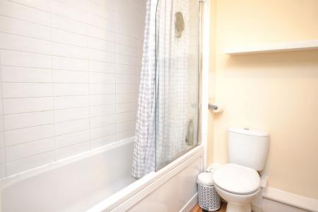 2 bedroom Flat to let in Lochend Park View, Lochend, Edinburgh, EH7
