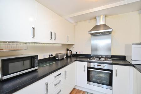 2 bedroom Flat to let in Lochend Park View, Lochend, Edinburgh, EH7