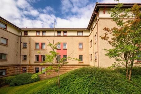 2 bedroom Flat to let in North Werber Place, Fettes, Edinburgh, EH4