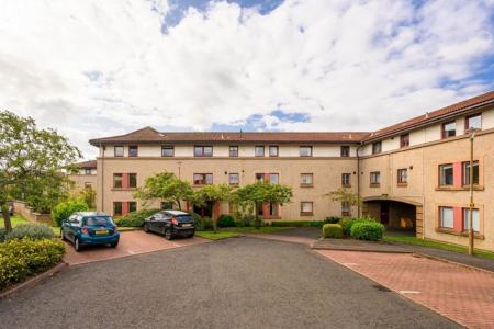 2 bedroom Flat to let in North Werber Place, Fettes, Edinburgh, EH4