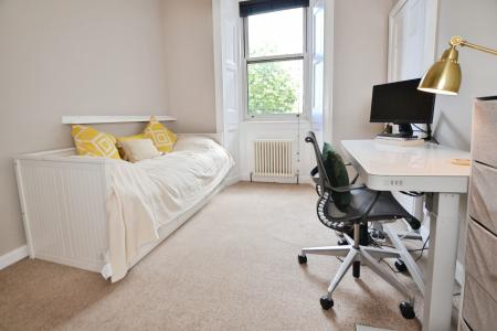 2 bedroom Flat to let in Cochran Terrace, Edinburgh, EH7