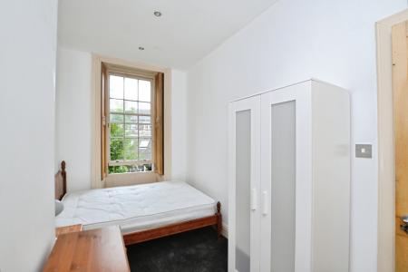 3 bedroom Flat to let in Kirk Street, Edinburgh, EH6