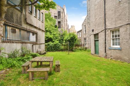 3 bedroom Flat to let in Kirk Street, Edinburgh, EH6