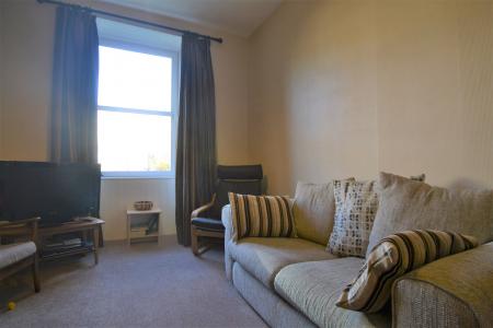 2 bedroom Flat to let in Caledonian Place, Edinburgh, EH11