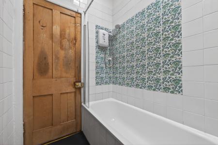 5 bedroom Flat for sale in 21, 4f1, Warrender Park Terrace, Edinburgh, EH9 1EF