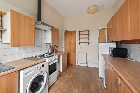 5 bedroom Flat for sale in 21, 4f1, Warrender Park Terrace, Edinburgh, EH9 1EF