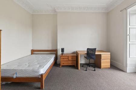 5 bedroom Flat for sale in 21, 4f1, Warrender Park Terrace, Edinburgh, EH9 1EF