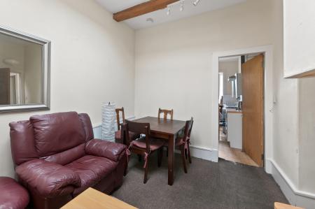 5 bedroom Flat for sale in 21, 4f1, Warrender Park Terrace, Edinburgh, EH9 1EF