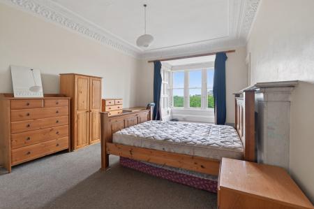 5 bedroom Flat for sale in 21, 4f1, Warrender Park Terrace, Edinburgh, EH9 1EF