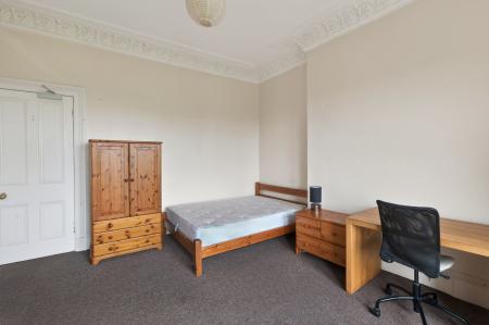 5 bedroom Flat for sale in 21, 4f1, Warrender Park Terrace, Edinburgh, EH9 1EF