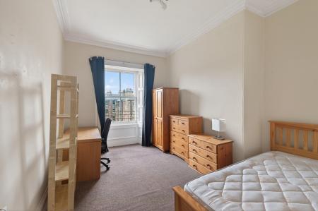5 bedroom Flat for sale in 21, 4f1, Warrender Park Terrace, Edinburgh, EH9 1EF