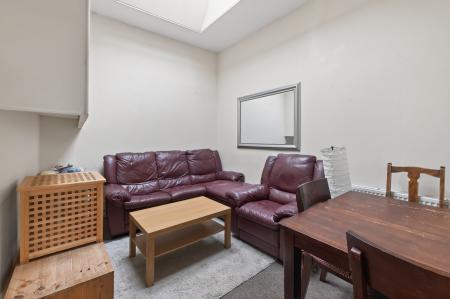 5 bedroom Flat for sale in 21, 4f1, Warrender Park Terrace, Edinburgh, EH9 1EF