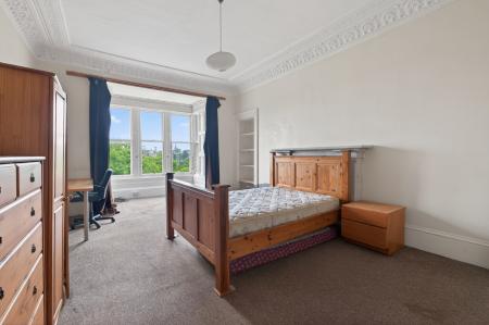 5 bedroom Flat for sale in 21, 4f1, Warrender Park Terrace, Edinburgh, EH9 1EF