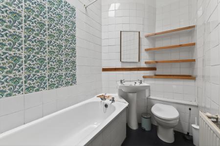 5 bedroom Flat for sale in 21, 4f1, Warrender Park Terrace, Edinburgh, EH9 1EF