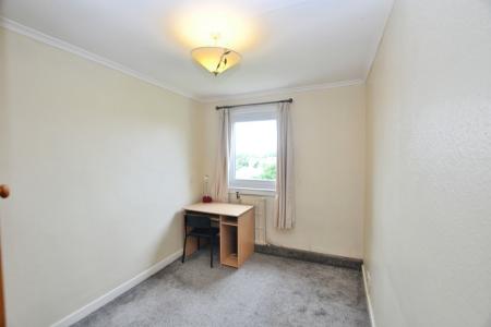 3 bedroom Flat to let in Westfield Court, Gorgie, Edinburgh, EH11
