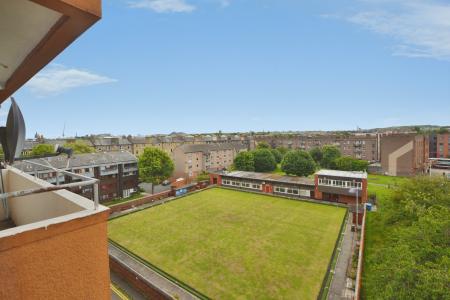 3 bedroom Flat to let in Westfield Court, Gorgie, Edinburgh, EH11