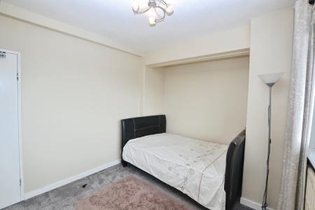 3 bedroom Flat to let in Westfield Court, Gorgie, Edinburgh, EH11