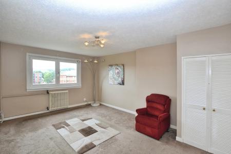3 bedroom Flat to let in Westfield Court, Gorgie, Edinburgh, EH11