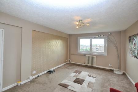 3 bedroom Flat to let in Westfield Court, Gorgie, Edinburgh, EH11