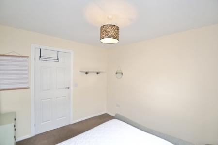 2 bedroom Flat to let in Arneil Drive, Edinburgh, EH5