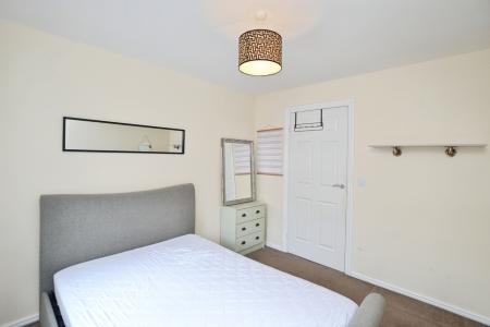 2 bedroom Flat to let in Arneil Drive, Edinburgh, EH5