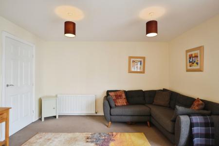 2 bedroom Flat to let in Arneil Drive, Edinburgh, EH5